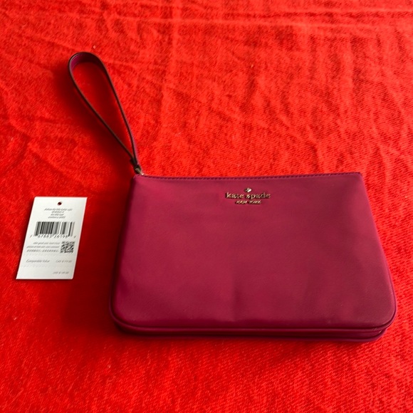 kate spade Handbags - NWT Kate Spade wristlet